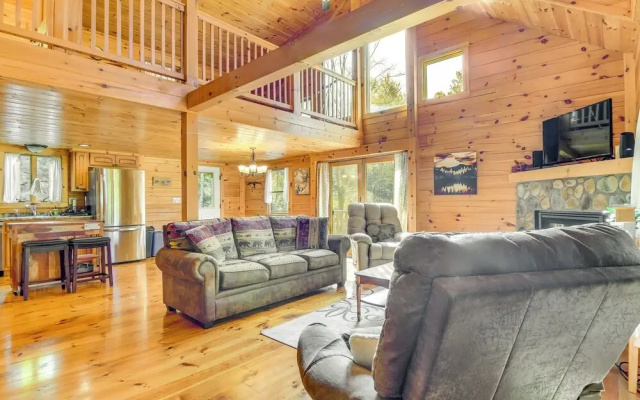 photo 2 of Scenic Franconia Cabin ~ 6 Mi to Cannon Mountain!