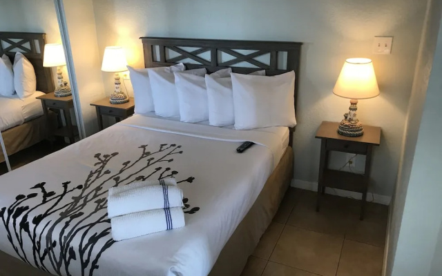 photo 4 of Schooner Hotel