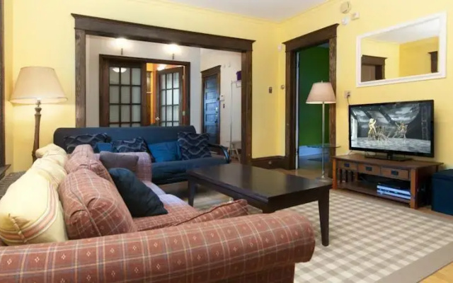 photo 4 of Scott & Jenna Shortstay - Loft Studio Minneapolis