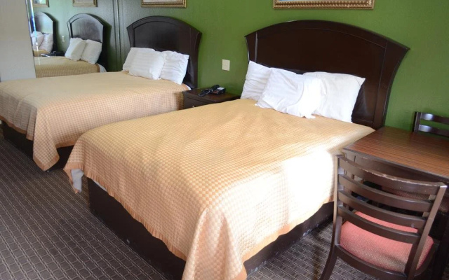 photo 4 of Scottish Inn & Suites Highway 6 South