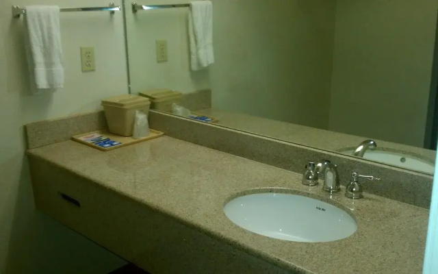 photo 4 of Scottish Inns & Suites