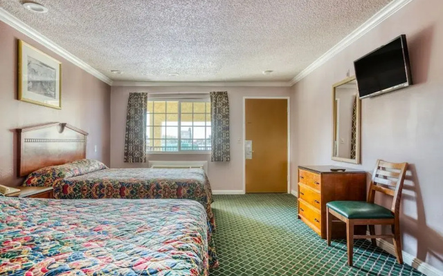photo 5 of Scottish Inns Whittier