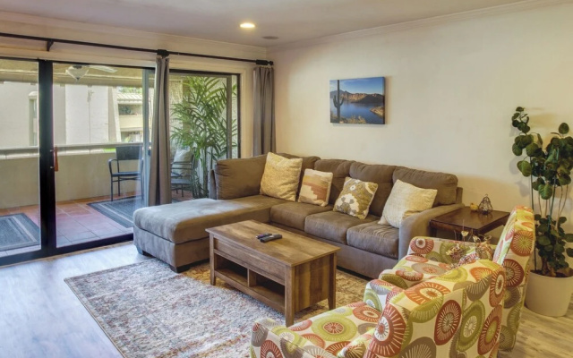photo 2 of Scottsdale Condo w/ Pool, 1 Mi to Old Town!