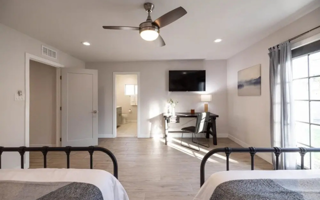 photo 4 of Scottsdale East Osborn 4 Bedroom Home by RedAwning, Scottsdale