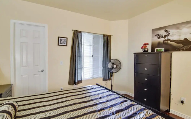 photo 4 of Walkable Scottsdale Gem w/ Pool Access