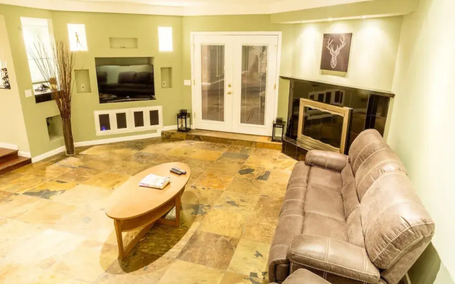 photo 3 of Scottsdale Luxury Home (2BR)