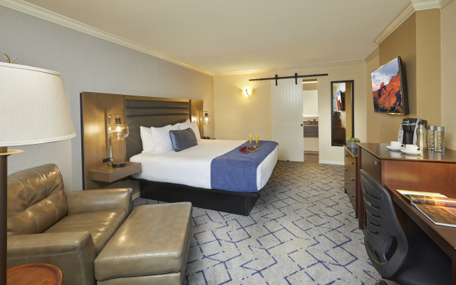 photo 4 of The Scottsdale Plaza Resort & Villas