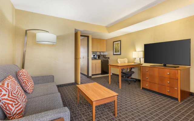 photo 5 of Best Western Plus Scottsdale Thunderbird Suites