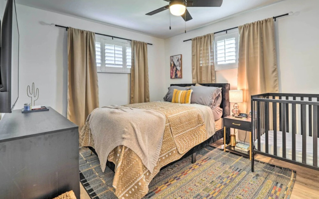 photo 2 of Scottsdale Retreat w/ Hot Tub, 2 Mi to Old Town