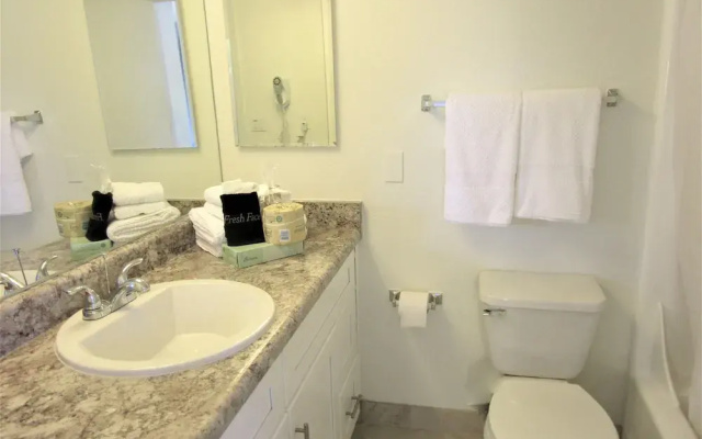 photo 5 of 105 Fully Furnished 1BR Suite-Outdoor Pool! by RedAwning