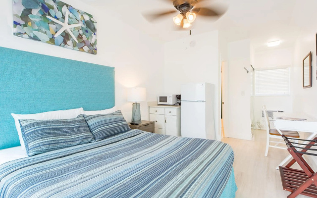 photo 3 of Perroquet Hotel Fort Lauderdale Beach