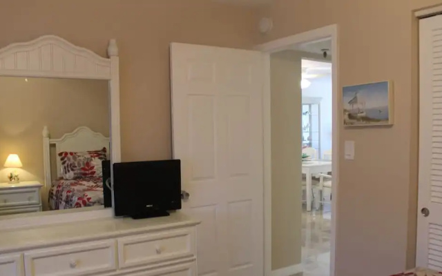 photo 4 of Sea Breeze 303 Apartment