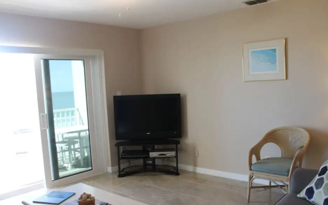 photo 5 of Sea Breeze 303 Apartment