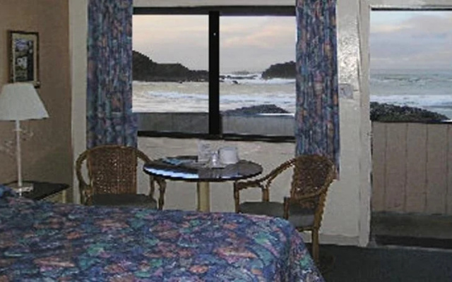 photo 2 of Sea Breeze Motel