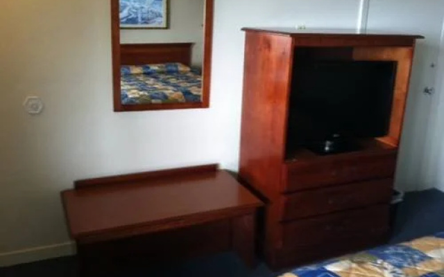 photo 5 of Sea Breeze Motel