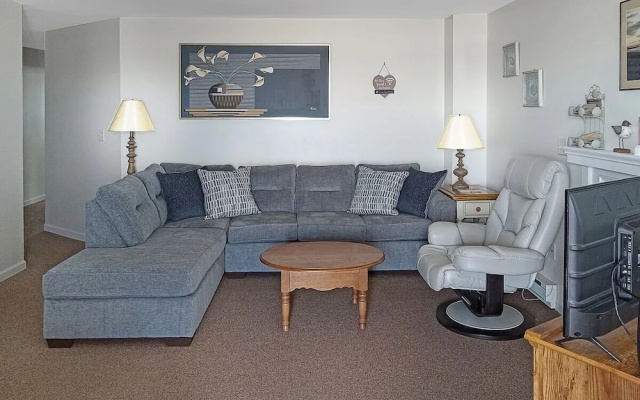 photo 4 of Sea Breeze - W007 Wonderful Beachfront Property For The Whole Family 2 Bedroom Home by RedAwning