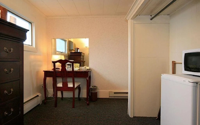 photo 2 of Sea Chambers Motel