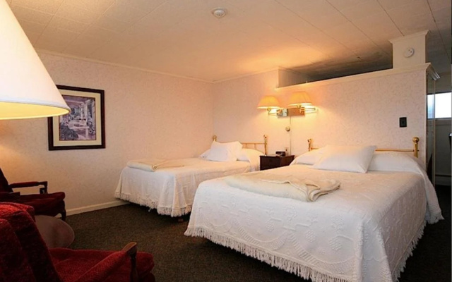 photo 3 of Sea Chambers Motel