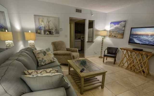 photo 3 of Sea Cliff Motel