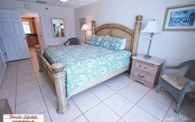 photo 4 of Sea Gate 304