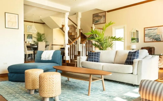 photo 2 of Sea Glass by Avantstay | Beach House on Balboa Peninsula W/ Patio