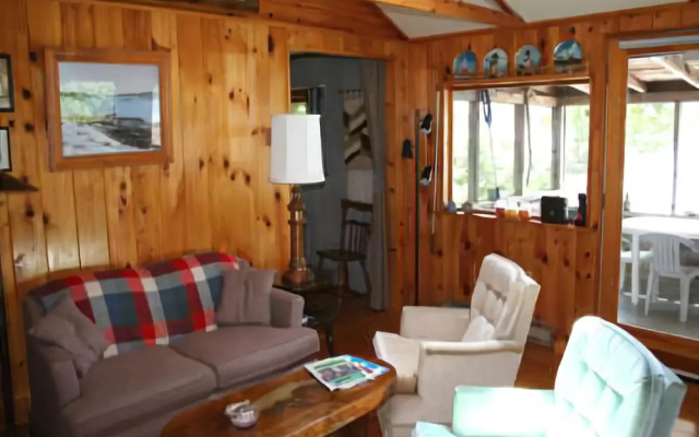 photo 2 of Sea Green - One Bedroom Home