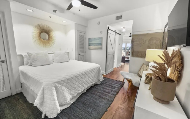 photo 4 of Sea La Vie 1 Bedroom Condo by RedAwning