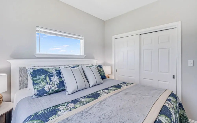 photo 4 of Sea La Vie 913rpab 4 Bedroom Home by RedAwning