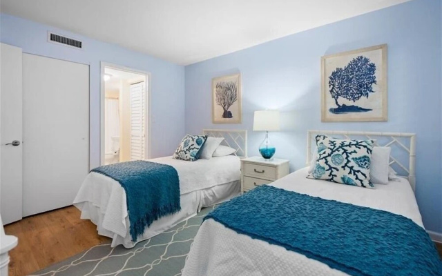 photo 3 of Sea Oats 144 2 Bedroom Condo by RedAwning