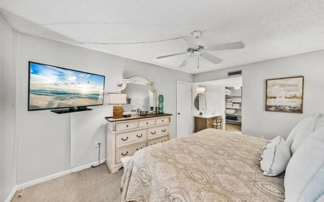 photo 4 of Sea Oats 243 2 Bedroom Condo by RedAwning