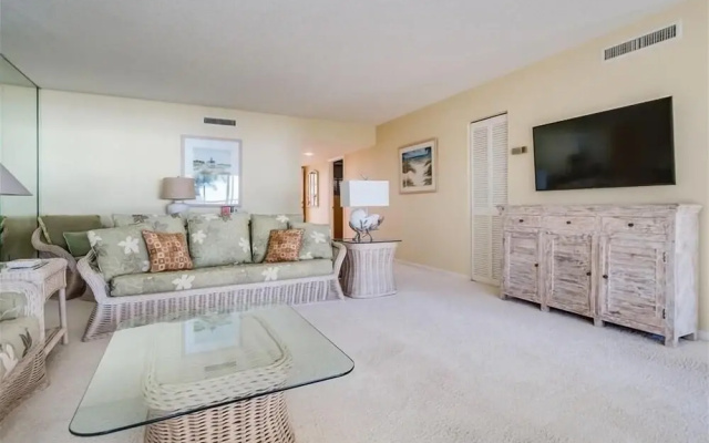 photo 5 of Sea Oats 336 2 Bedroom Condo by RedAwning