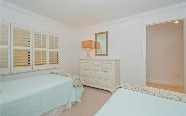 photo 5 of Sea Oats 344 2 Bedroom Condo by RedAwning
