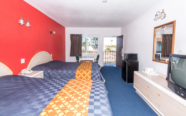 photo 4 of Sea Rock Inn - Los Angeles