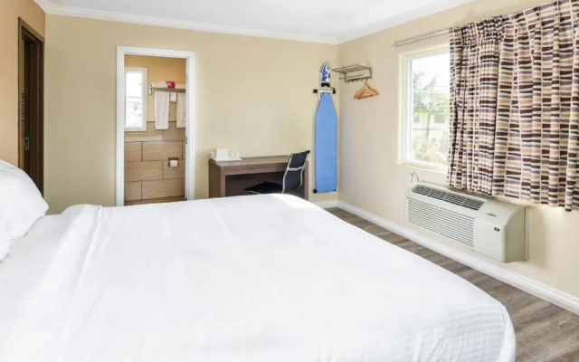 photo 4 of Sea Rock Inn - Long Beach
