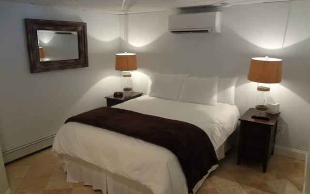 photo 3 of Sea Rose Suites