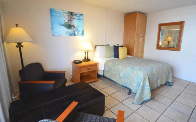 photo 5 of Sea Shore 75 Steps from Waikiki Beach and Sleeps 1 - 3!