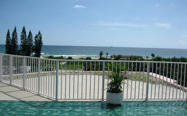 photo 5 of Sea Spray Inn & Beach Resort