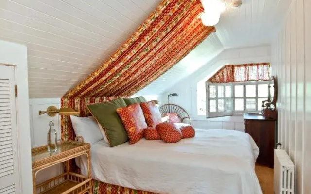 photo 3 of Sea View Inn - Carmel