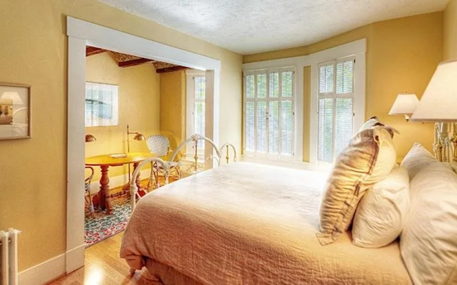 photo 4 of Sea View Inn - Carmel
