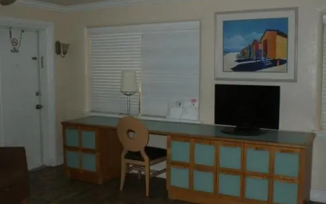 photo 3 of Sea Vista Resort And Tiki Bar