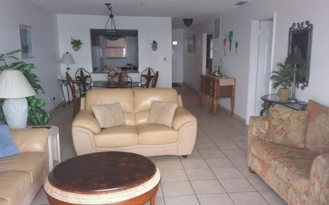 photo 2 of Seabreeze Condominiums