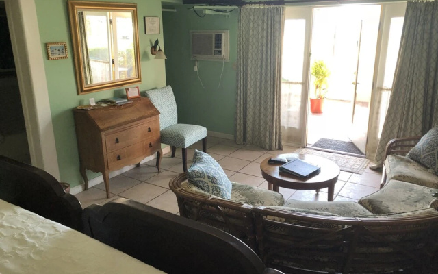 photo 2 of Seabreeze Manor Inn