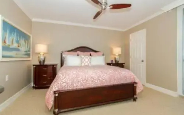 photo 4 of Beautiful Condo with Breathtaking Sunset Views by RedAwning
