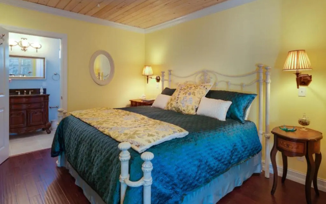 photo 5 of Seaglass Inn