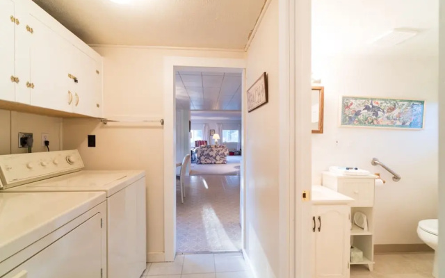 photo 5 of Seahorse Cottage 2 Bedrooms 1 Bathroom Home