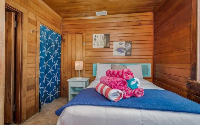photo 4 of Seahorse Cottage 7 - One Bedroom Cottage