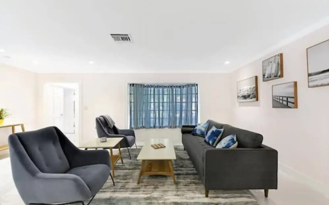 photo 2 of Seahorse Villa 1 in Fort Lauderdale