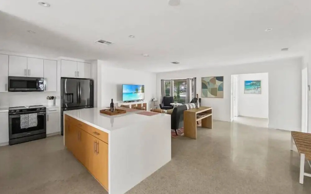 photo 2 of Seahorse Villa 2 in Fort Lauderdale
