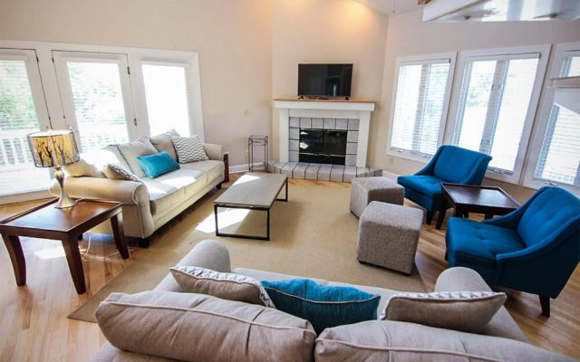 photo 3 of Seas the Breeze by Sea Scape Properties