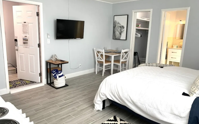 photo 2 of Seas The Day 8: Designer Beach W/ Pool! 3 Bedroom Condo